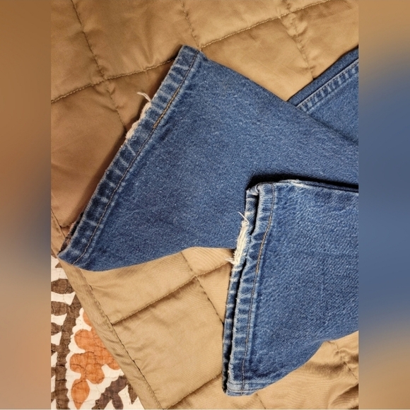 2‎ pairs Wrangler Cowboy Cut 13MWZ Jeans 33x34 Denim Classic Western blue jeans - Picture 8 of 15